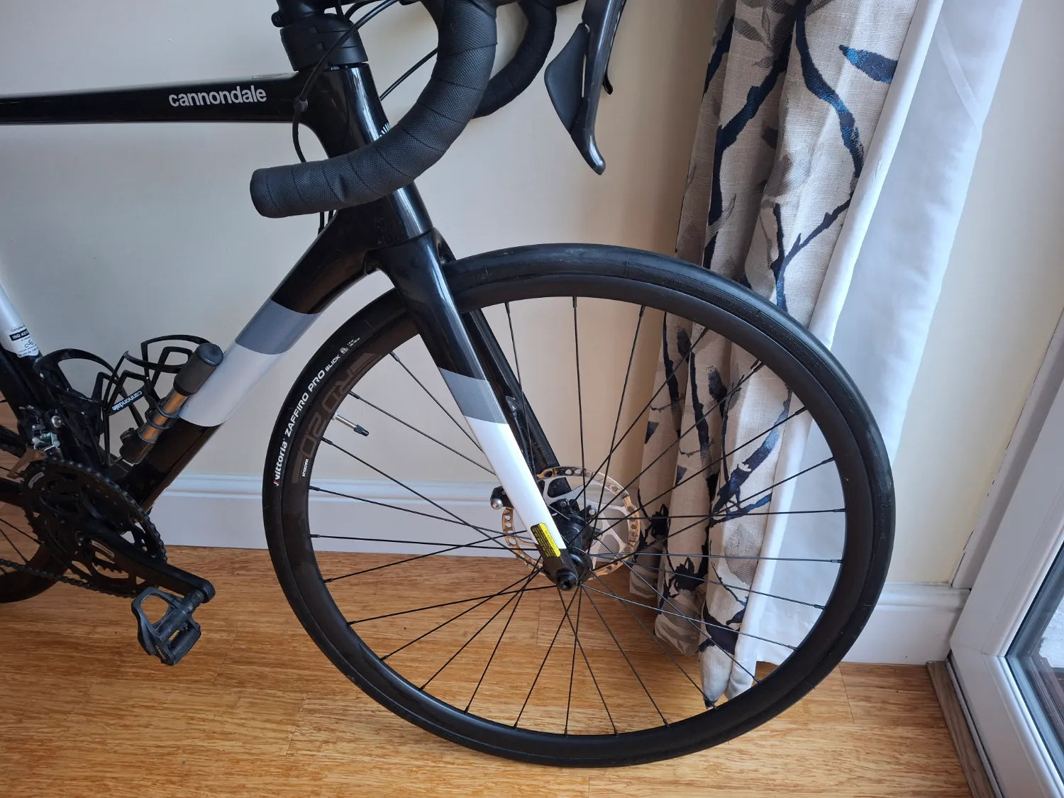 Cannondale SuperSix EVO Carbon Disc 105 2023