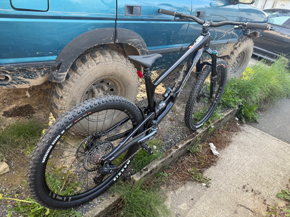 Nukeproof Giga 290 Carbon Comp 2023 2024
