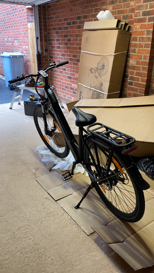 Eskute Polluno Electric City Bike 2022