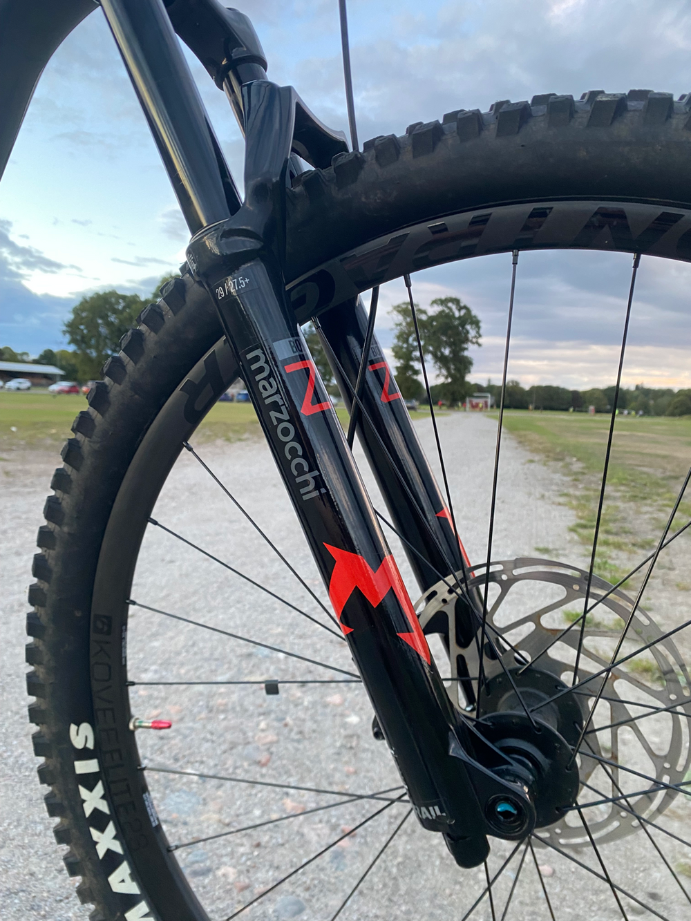 GT Sensor Carbon Elite 2023