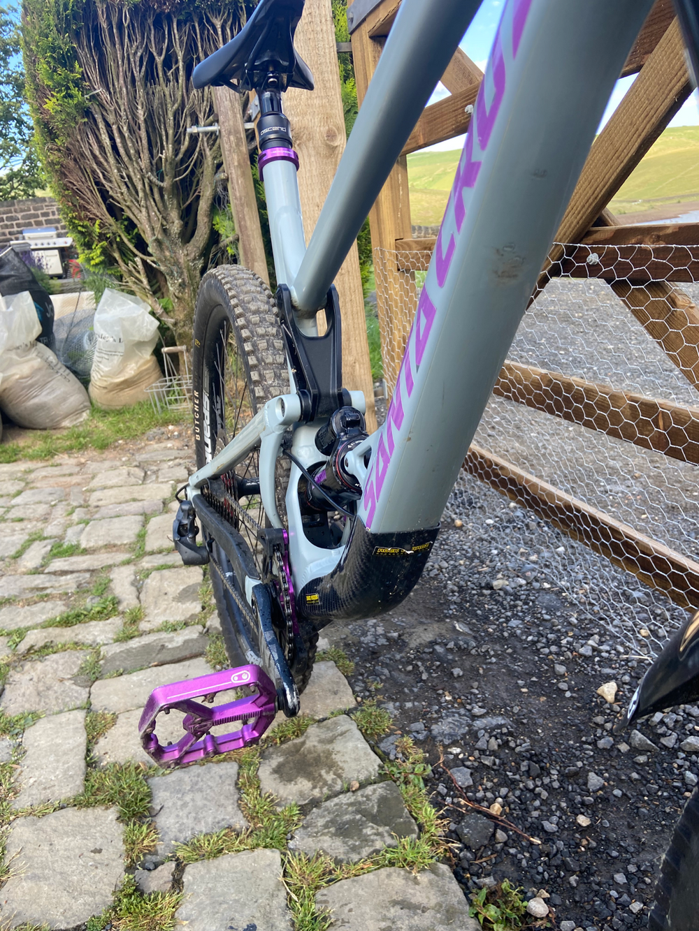 Santa Cruz Bronson R / Carbon C / MX 2022