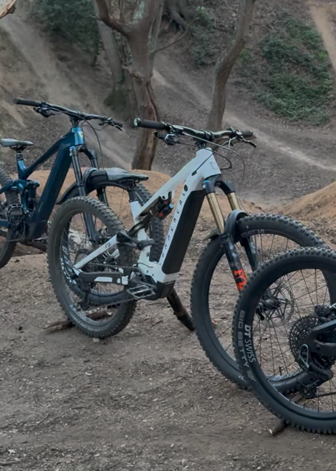 Commencal Meta Power SX 800 Rockshox Pure White EMTB 2025