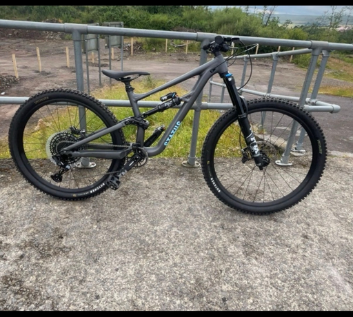 Specialized Status 140 2022