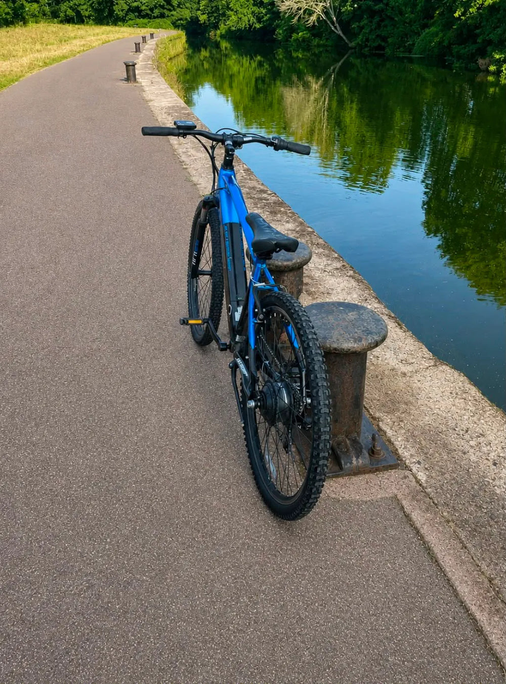 HYPER BICYCLES 26 MTB HYPER BICYCLES 26 MTB Electric Bike - Blue 2026