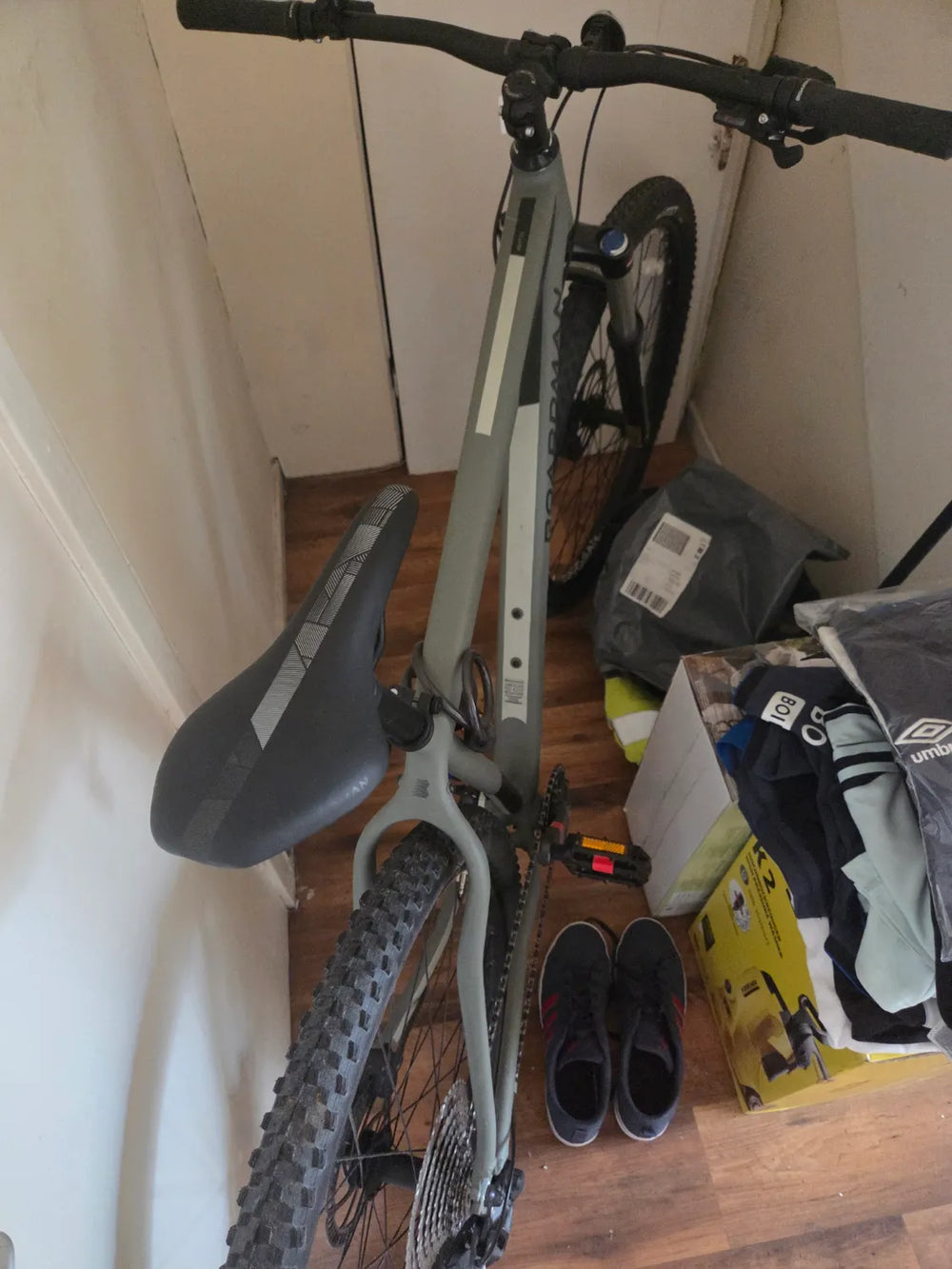 Boardman HYB 8.6 Green 2023