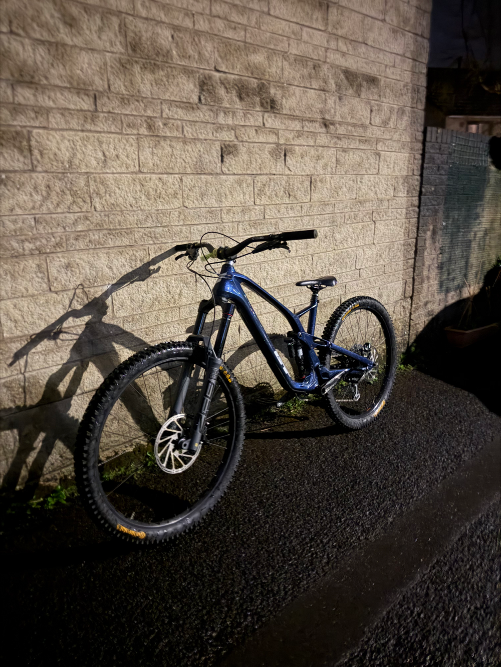 GT Force Carbon Pro LE 2025