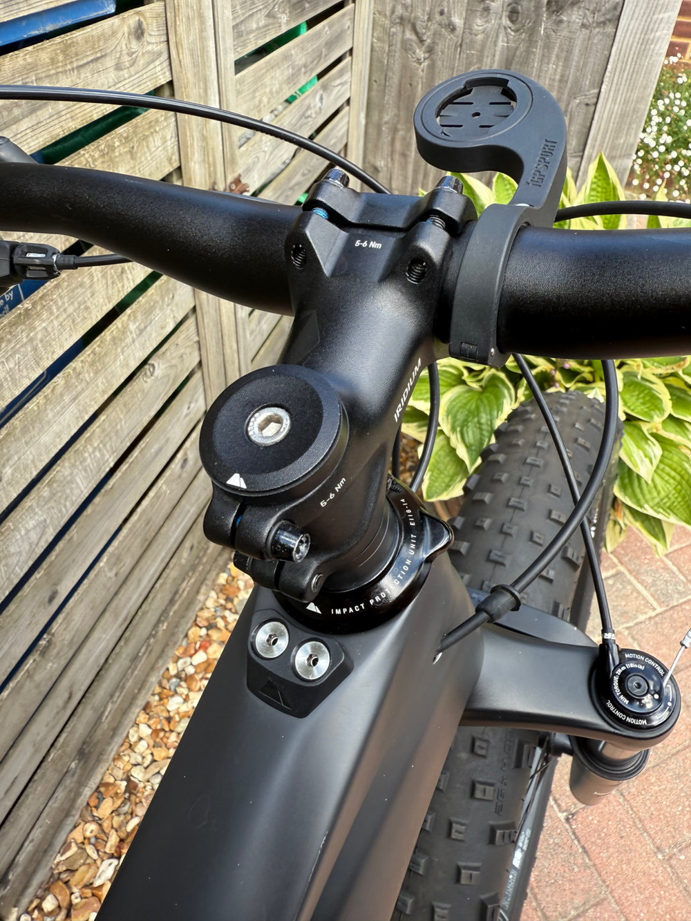 Canyon Dude CF 9 2018