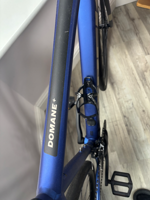 Trek Domane+ AL 5 E 2025