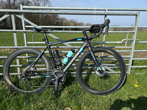 Bianchi Intenso Disc Ultegra 2021