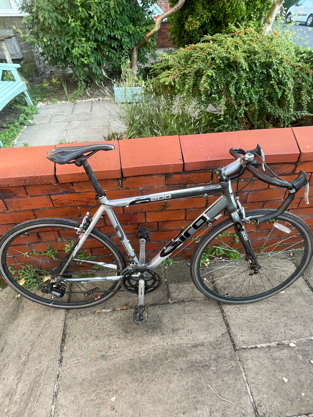 Dawes Giro 200 road bike. Dawes Giro 200 road bike. 2011