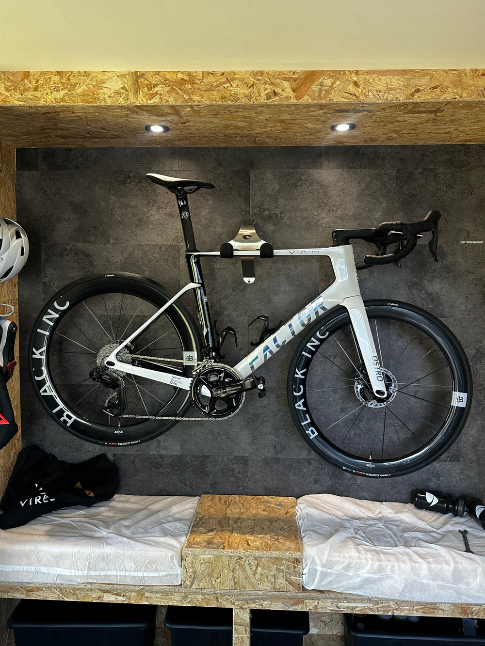 Factor Ostro VAM Shimano Dura-Ace Di2 9270 2023