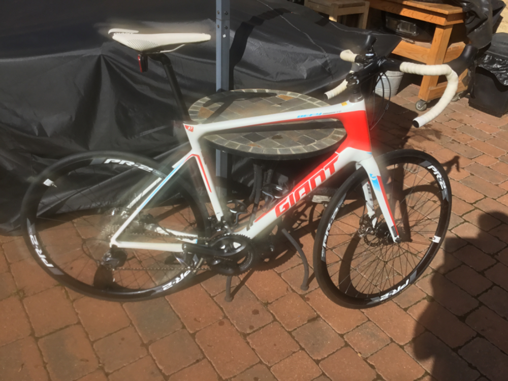 Giant Defy Advanced 2 Carbon Road 2026
