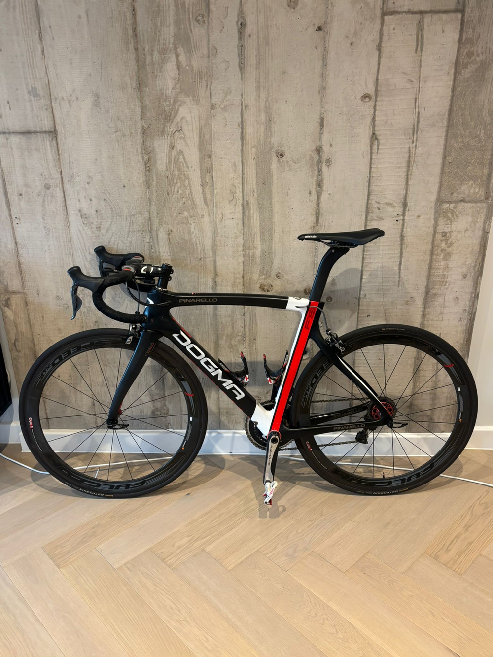 Pinarello Dogma F8 Xlight Dura-Ace Di2 Bike 2019