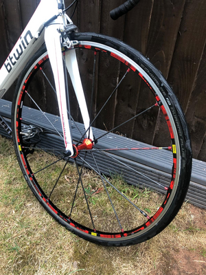B'twin Facet 9 racing bike 2011