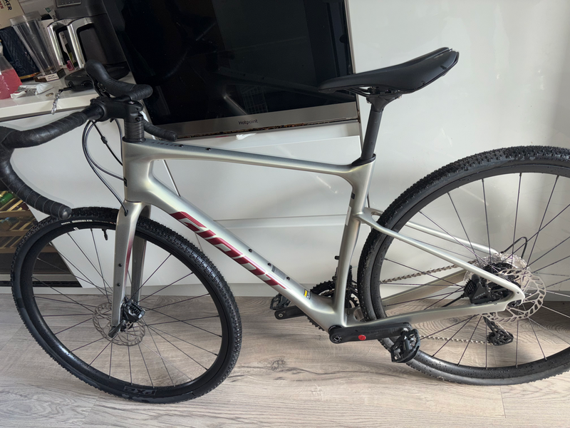 Giant Revolt Advanced 2 Gravel Road 2024