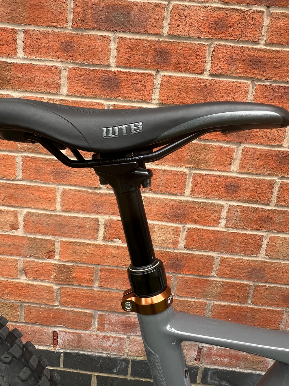 GT Sensor Carbon Elite 2025