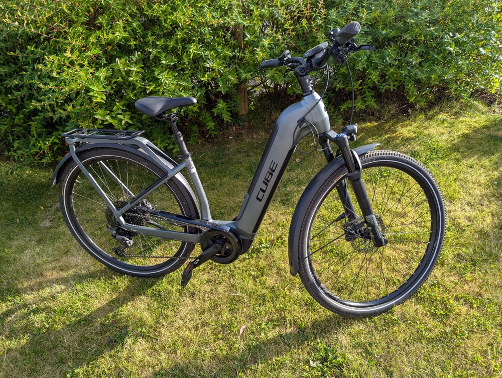 CUBE Kathmandu Hybrid Pro 625 2021