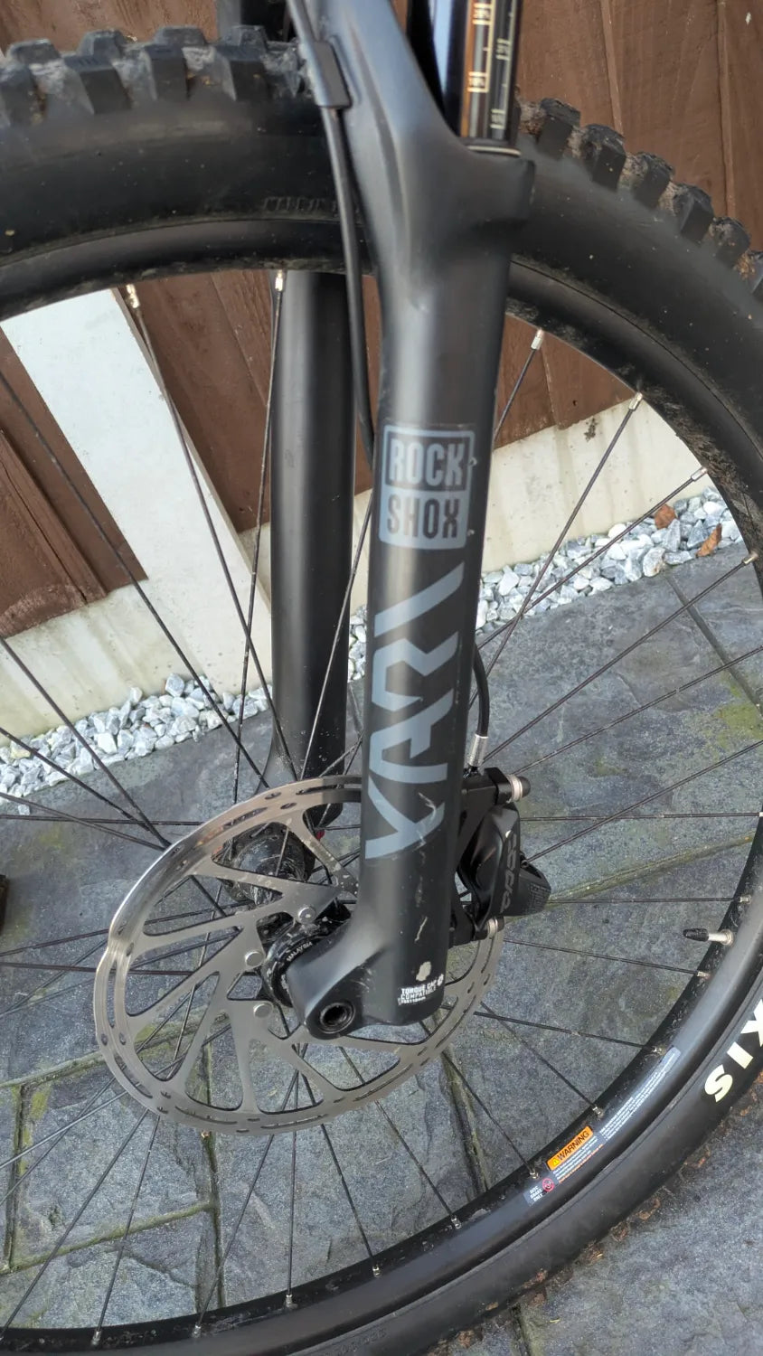 Ghost Riot EN Essential 2023