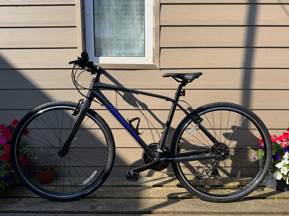Giant Escape 3 Hybrid 2024