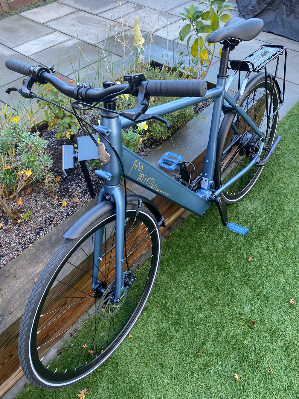 Metroneer  London - EU700 Plus Hybrid E-Bike 2025