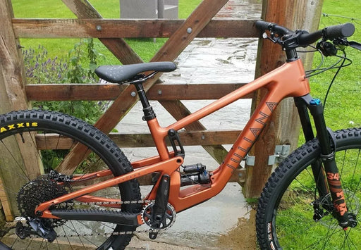 Juliana Furtado R Plus / Carbon C / 27.5 2020