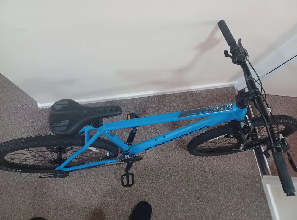 Carrera Valour Disc Mens Mountain Bike 2022