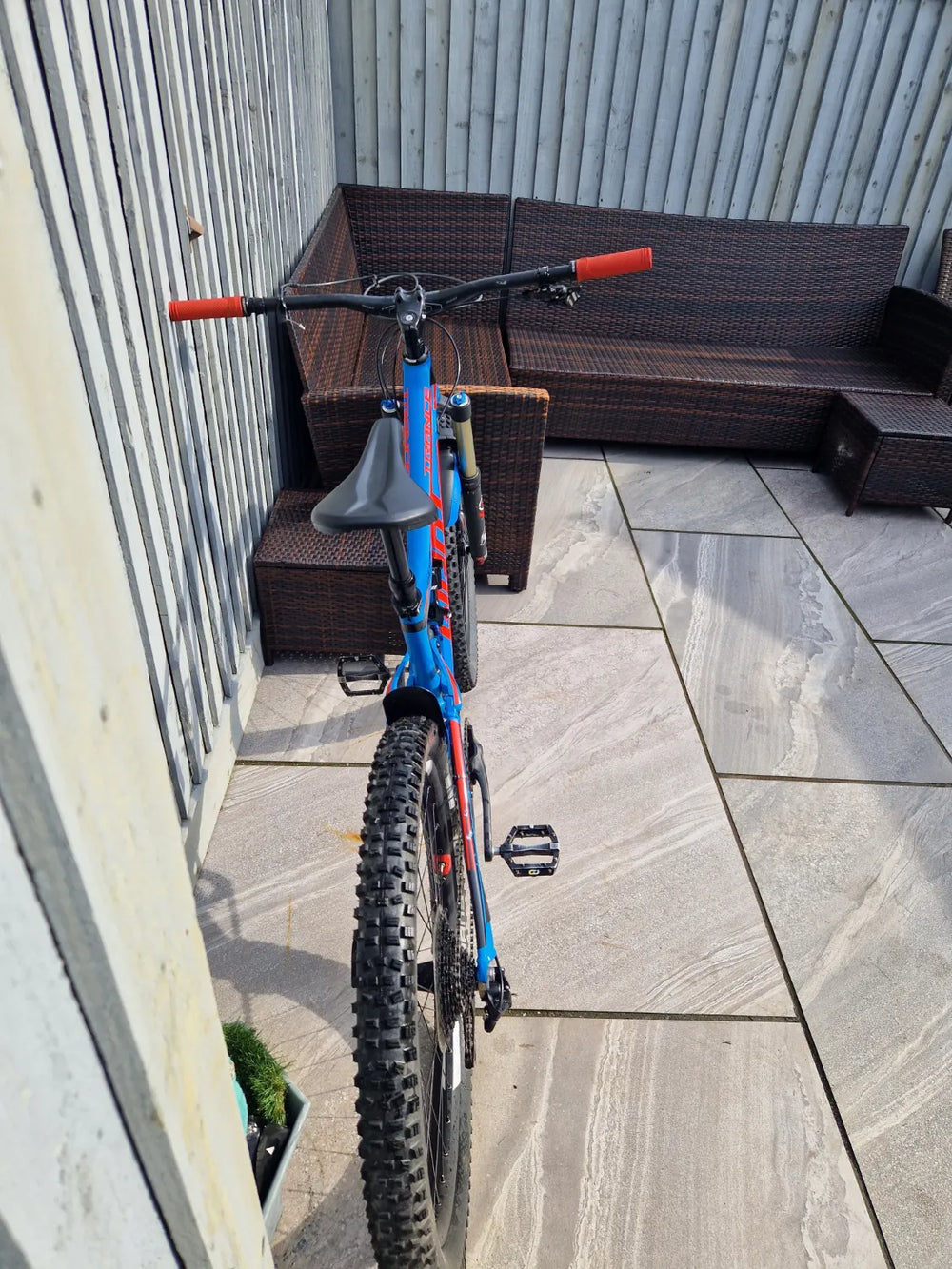 Giant 2016