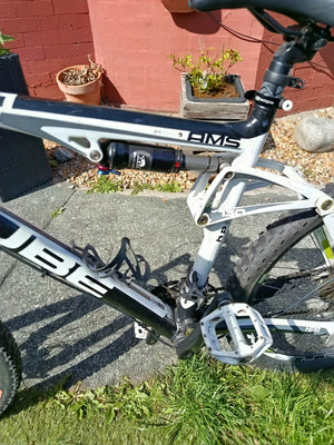 Cube Ams 130 2012