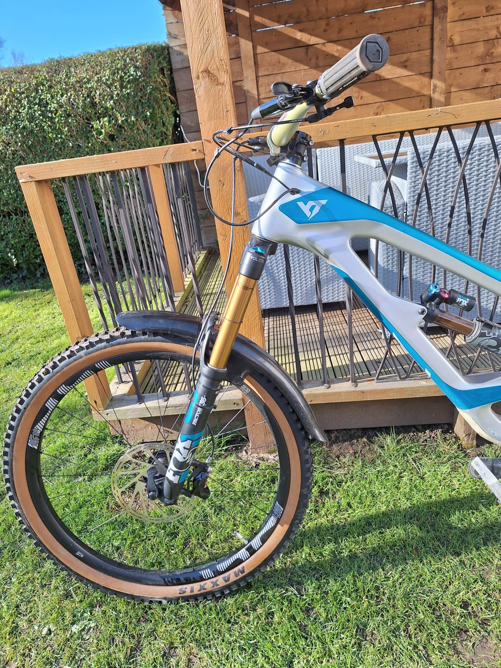 YT CAPRA 27 CF Pro Race 2019