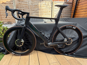 Canyon Aeroad CFR Disc AXS 2024