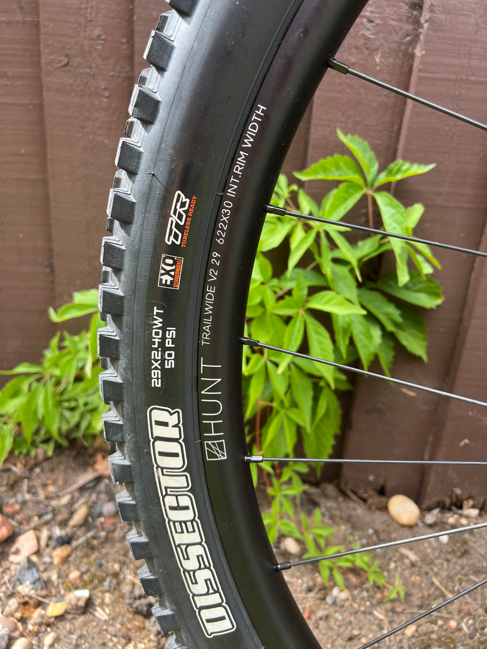 GT Sensor Carbon Elite 2025