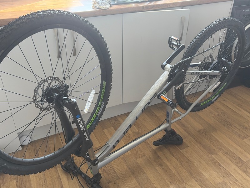 Carrera Crossfire 2 - MEDIUM18 INCH FRAME 2019