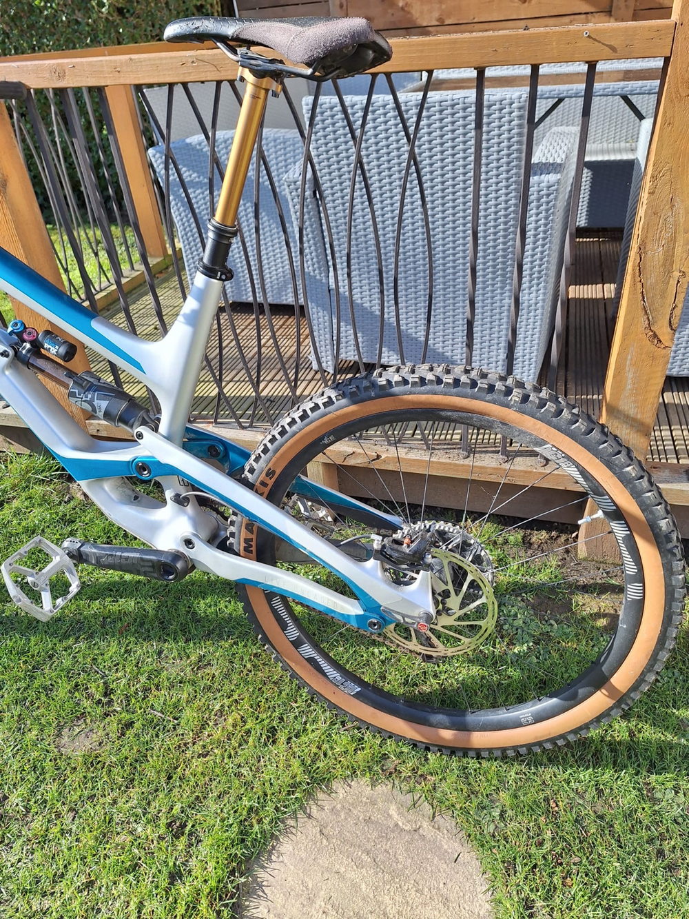 YT CAPRA 27 CF Pro Race 2019
