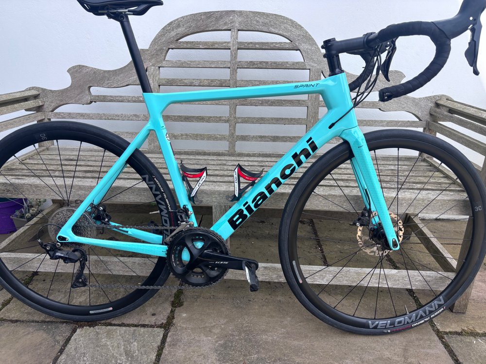 Bianchi Sprint - 105 Di2 2022