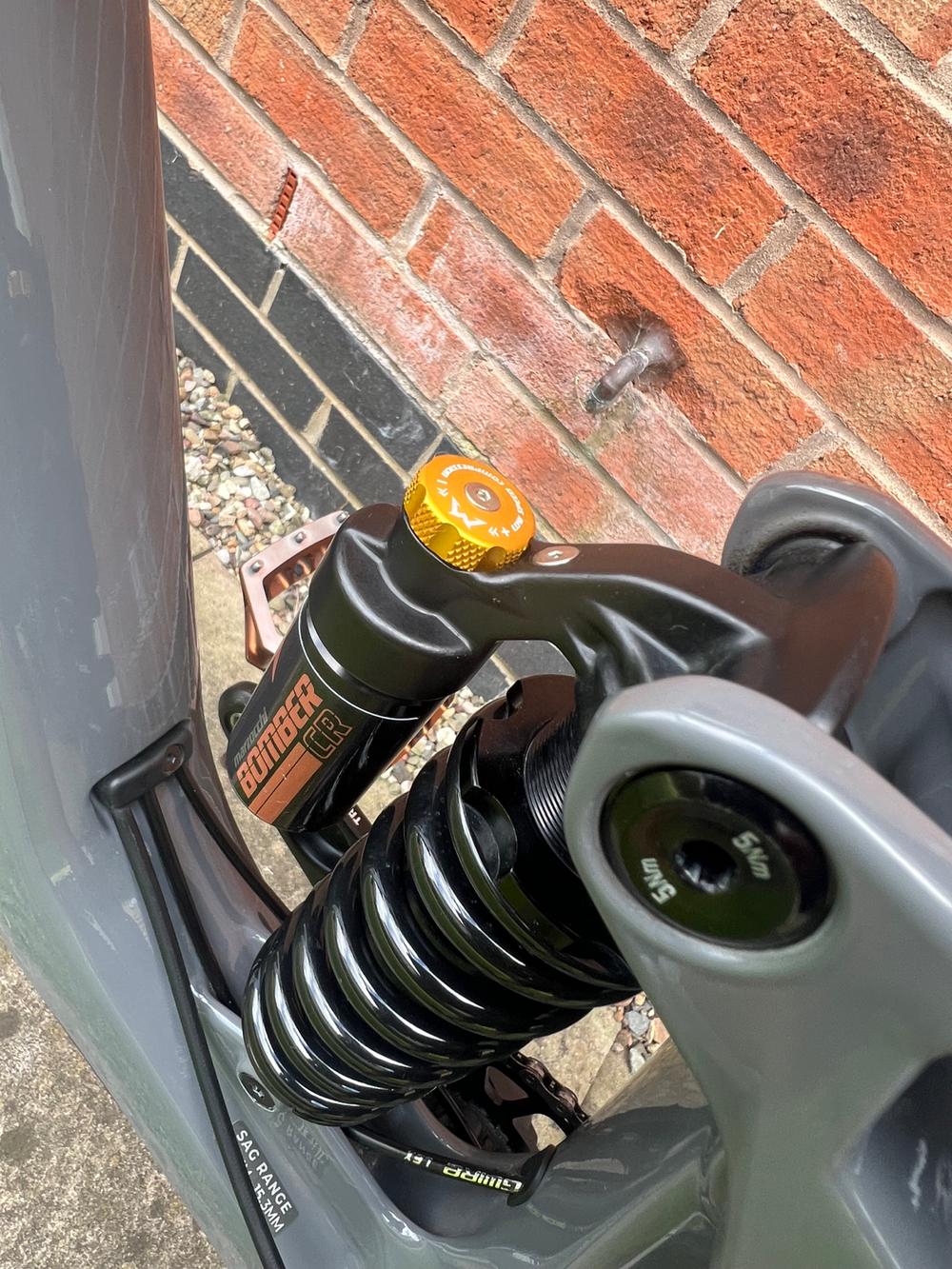 GT Sensor Carbon Elite 2025