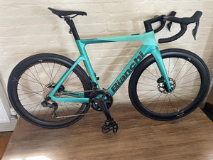 Bianchi e-Oltre Ultegra Di2 2025