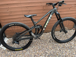 Trek Slash 8 29 2022