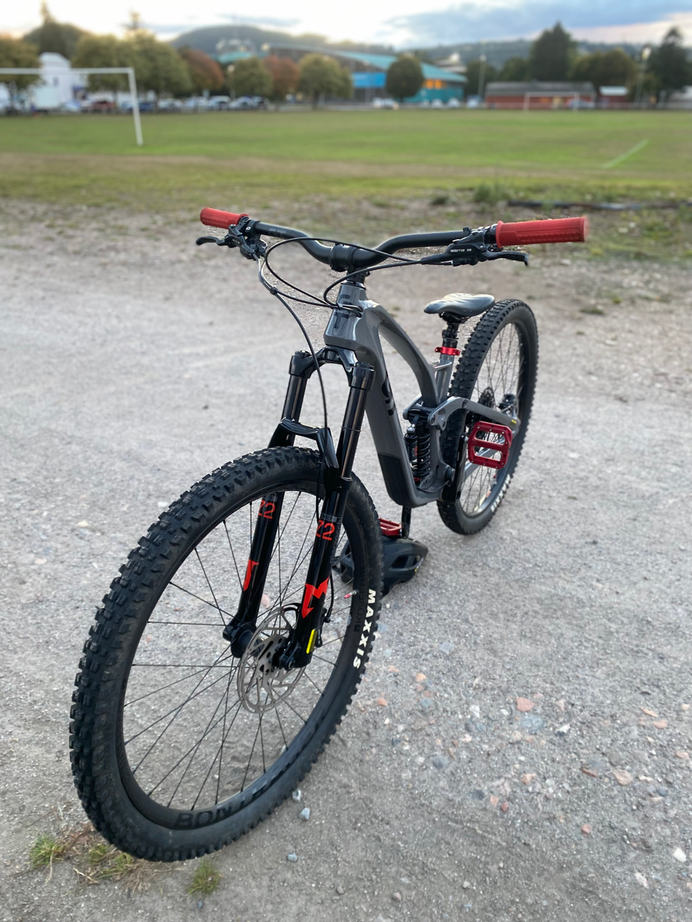 GT Sensor Carbon Elite 2023