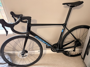 Giant TCR Advanced 2 Carbon Road 2025