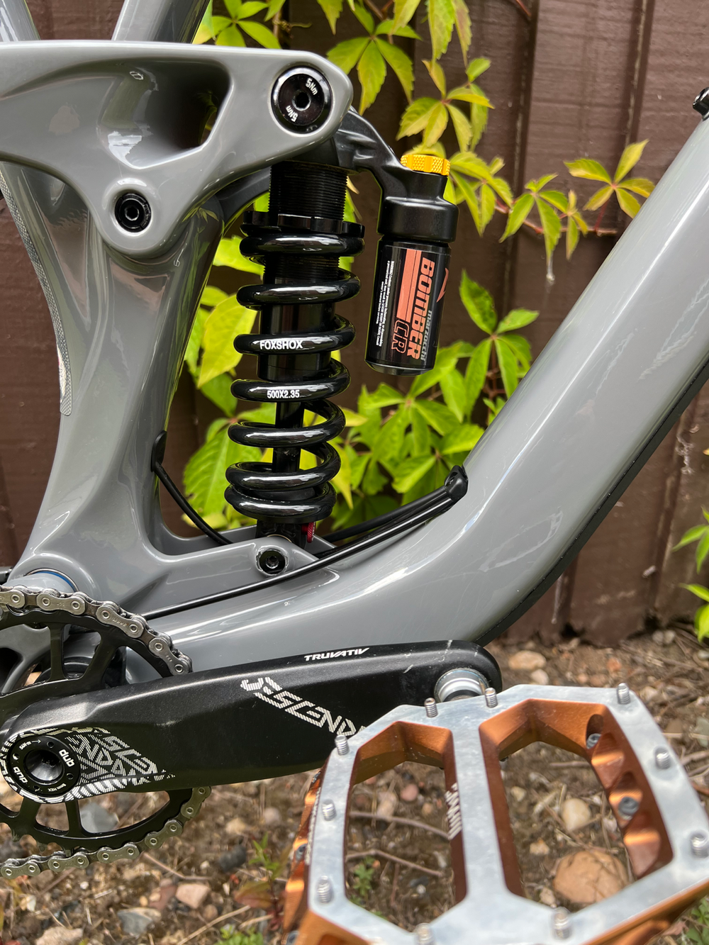 GT Sensor Carbon Elite 2025