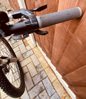 Carrera Vengeance-E Carrera Vengeance E Mens/Boys Electric Mountain Bike Microshift 2.1 - M Frame