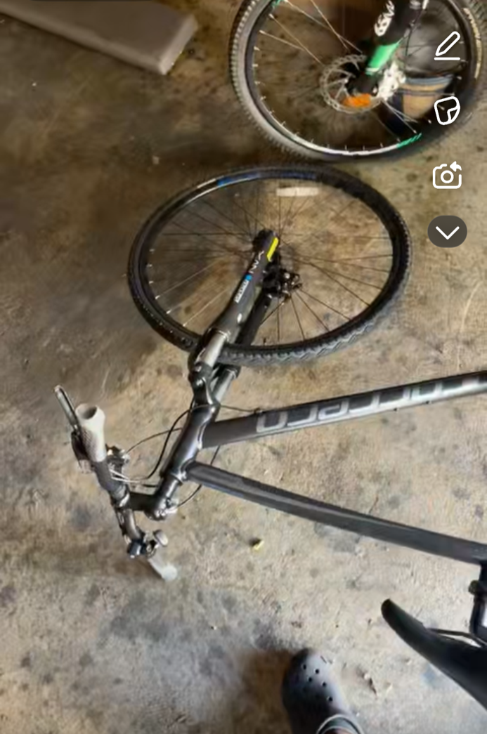 Carrera Crossfire 2 Mens Hybrid Bike 2021