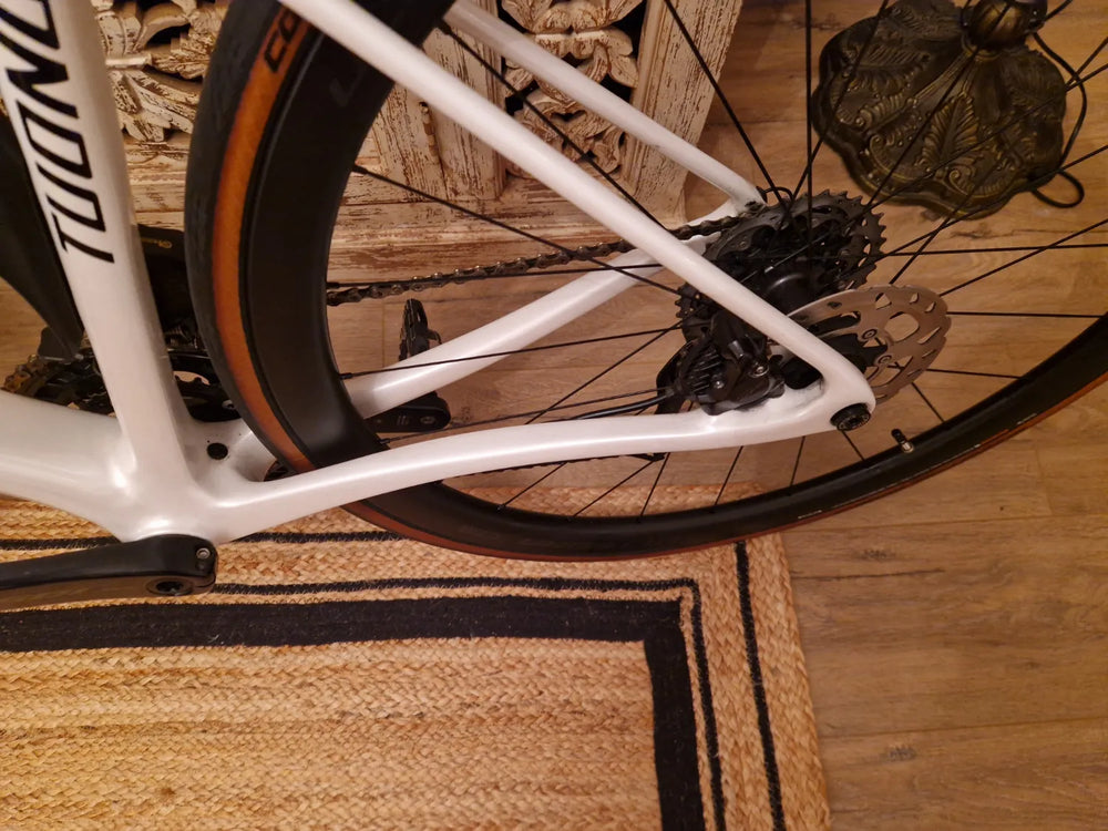 Dolan Tuono Carbon Disc Road Bike - Shimano-12s-105 R7170 Di2 2023