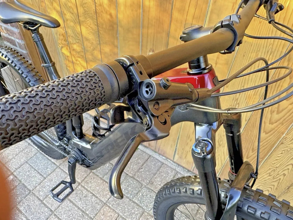 TREK POWERFLY 9.7 FULL CARBON ELECTRIC MOUNTAIN E-BIKE **LARGE FRAME** 2020