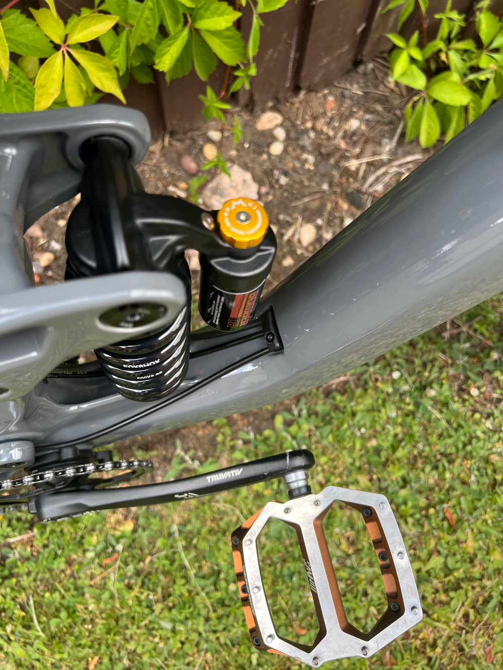 GT Sensor Carbon Elite 2025