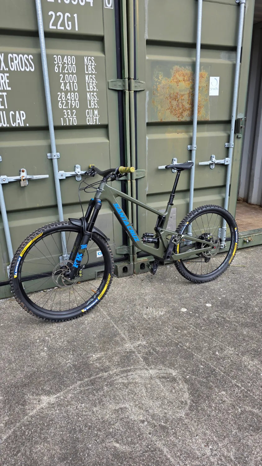 Santa Cruz BRONSON S / Carbon C 2023