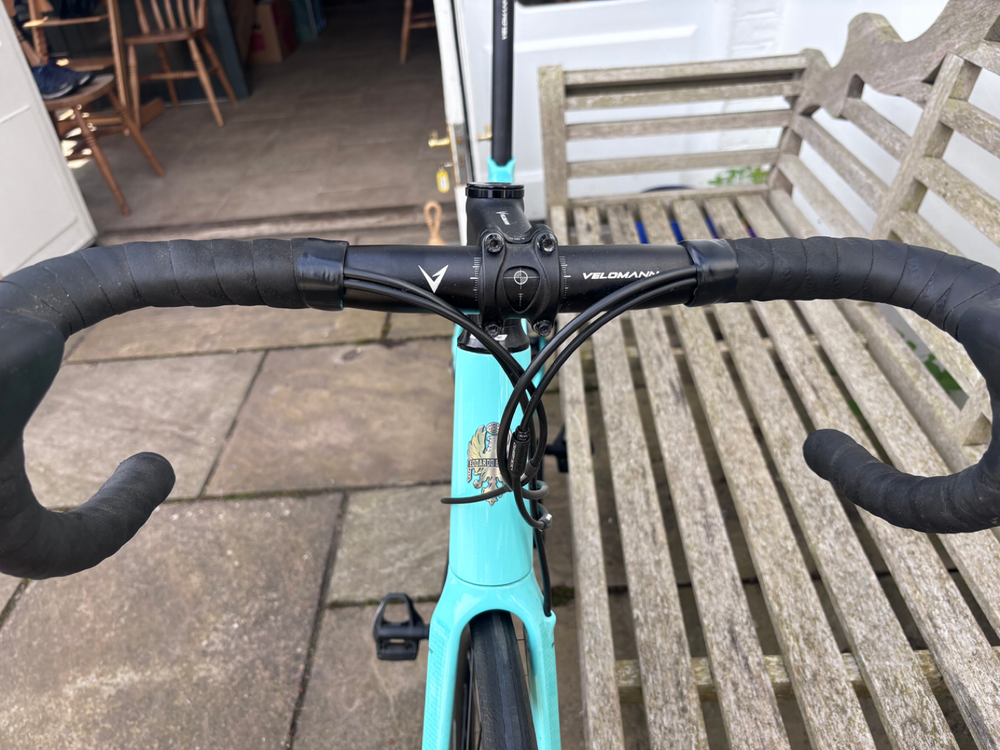 Bianchi Sprint - 105 Di2 2022