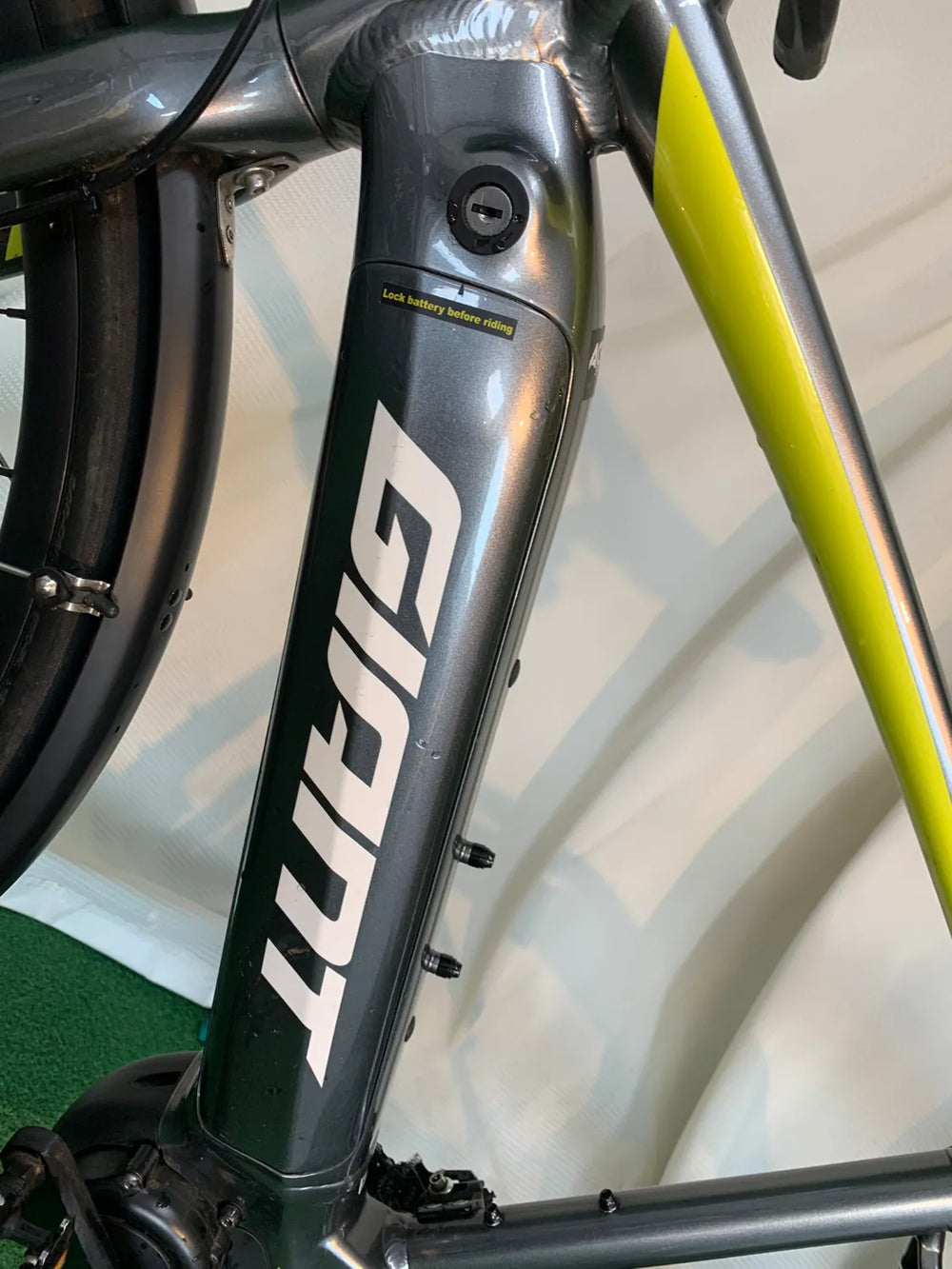 Giant FastRoad E+ 1 Pro Electric Bike 2020