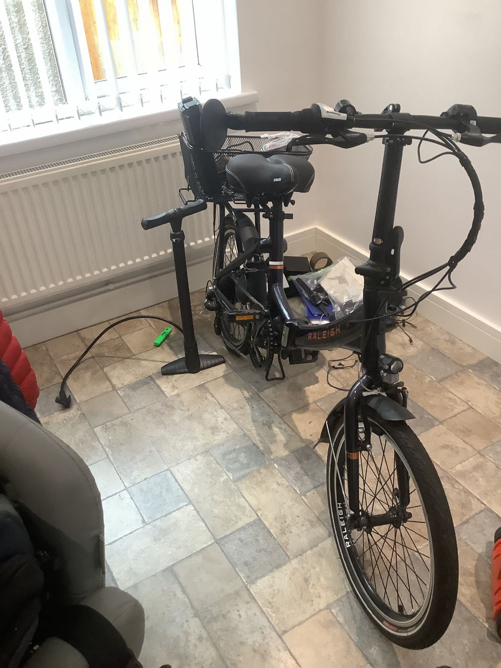 Raleigh Stowaway Folding 2023
