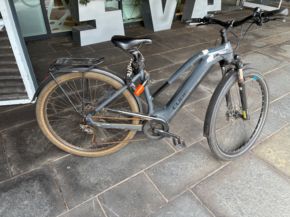Cube Touring Hybrid 400 2022